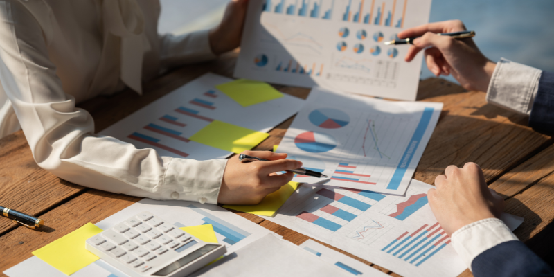 Oleg Marketing campaign planning session for local business promotion.